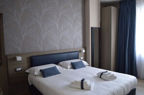 Standard Apartment | In-room safe, desk, laptop workspace, free WiFi