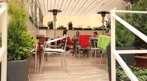 Outdoor dining - Novomestsky Hotel (Prague)
