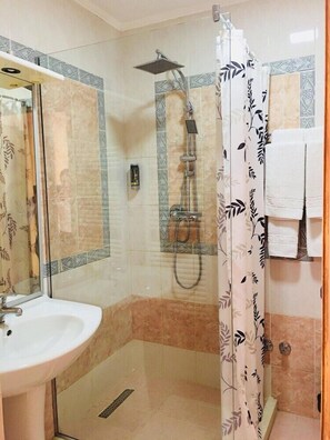 Bathroom - Eklips Hotel (Farkë)