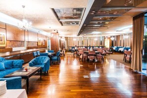 Dining - Hotel Holiday (Sarajevo)