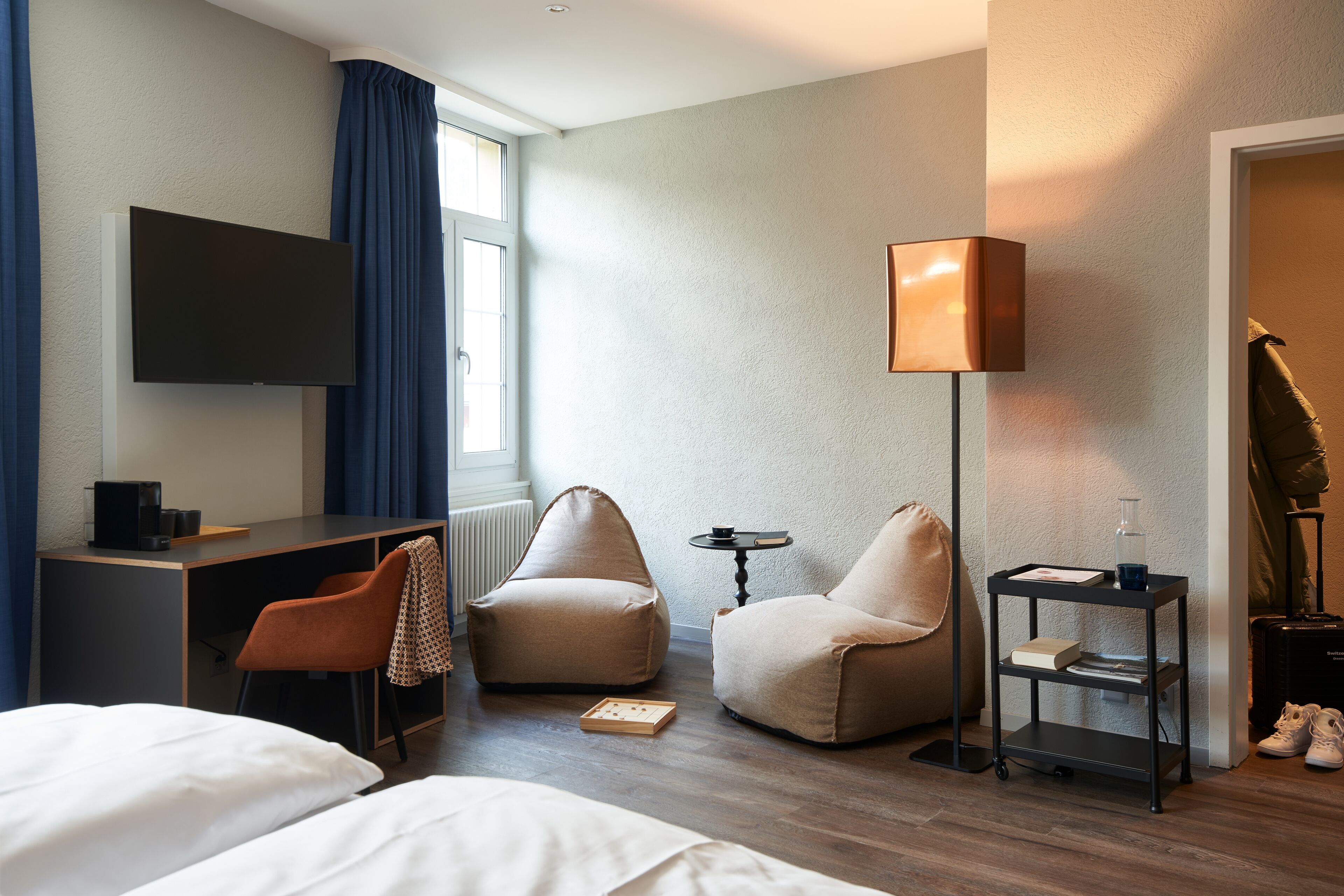 suite | living area | tv