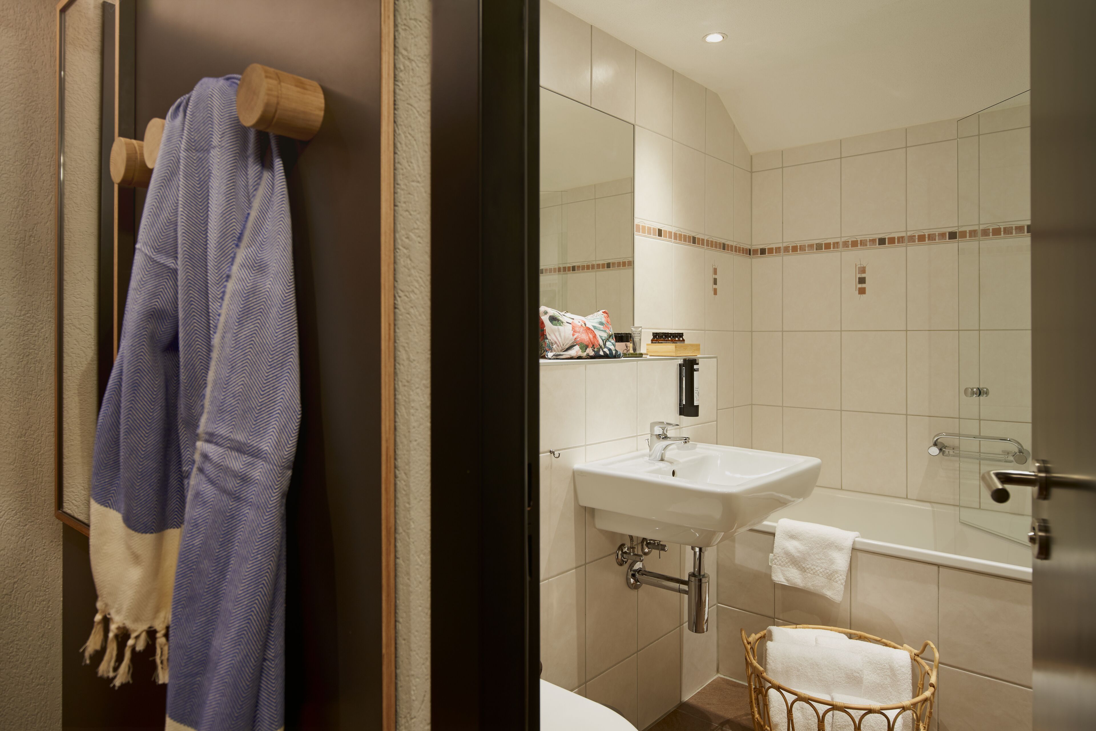 family room | bathroom | free toiletries, hair dryer, towels, toilet paper
