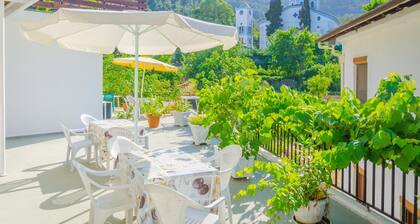 Theo Hotel