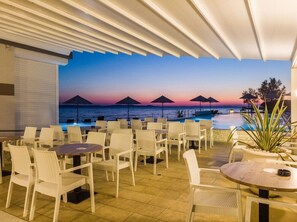 Outdoor dining - Sunnyside Apartments Petrcane (Zadar)