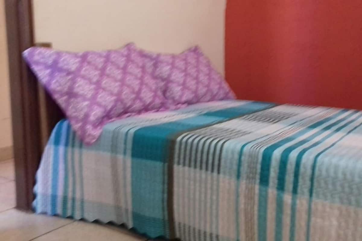 Double Room, Shared Bathroom | Free WiFi