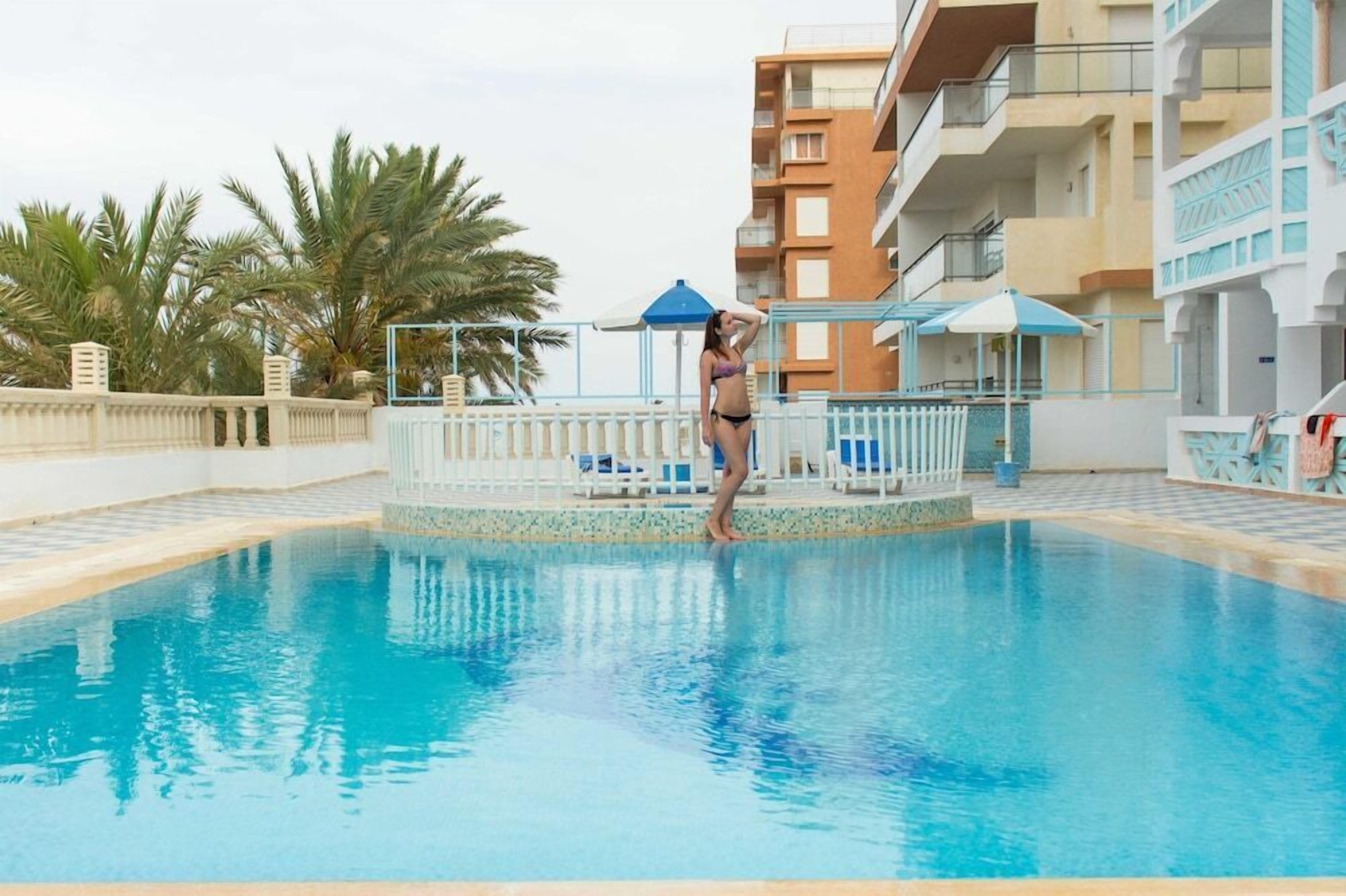 Piscine couverte, piscine extérieure