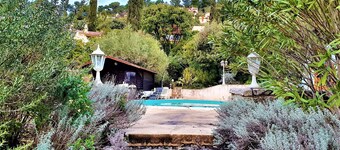 Air-Con Villa 5 Rooms, Sleeps 8, Private Pool in Roquebrune-sur-Argens