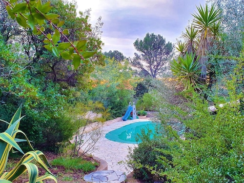Villa climatisée Roquebrune 5 pièces, 8 couchages, piscine privée, proche plage