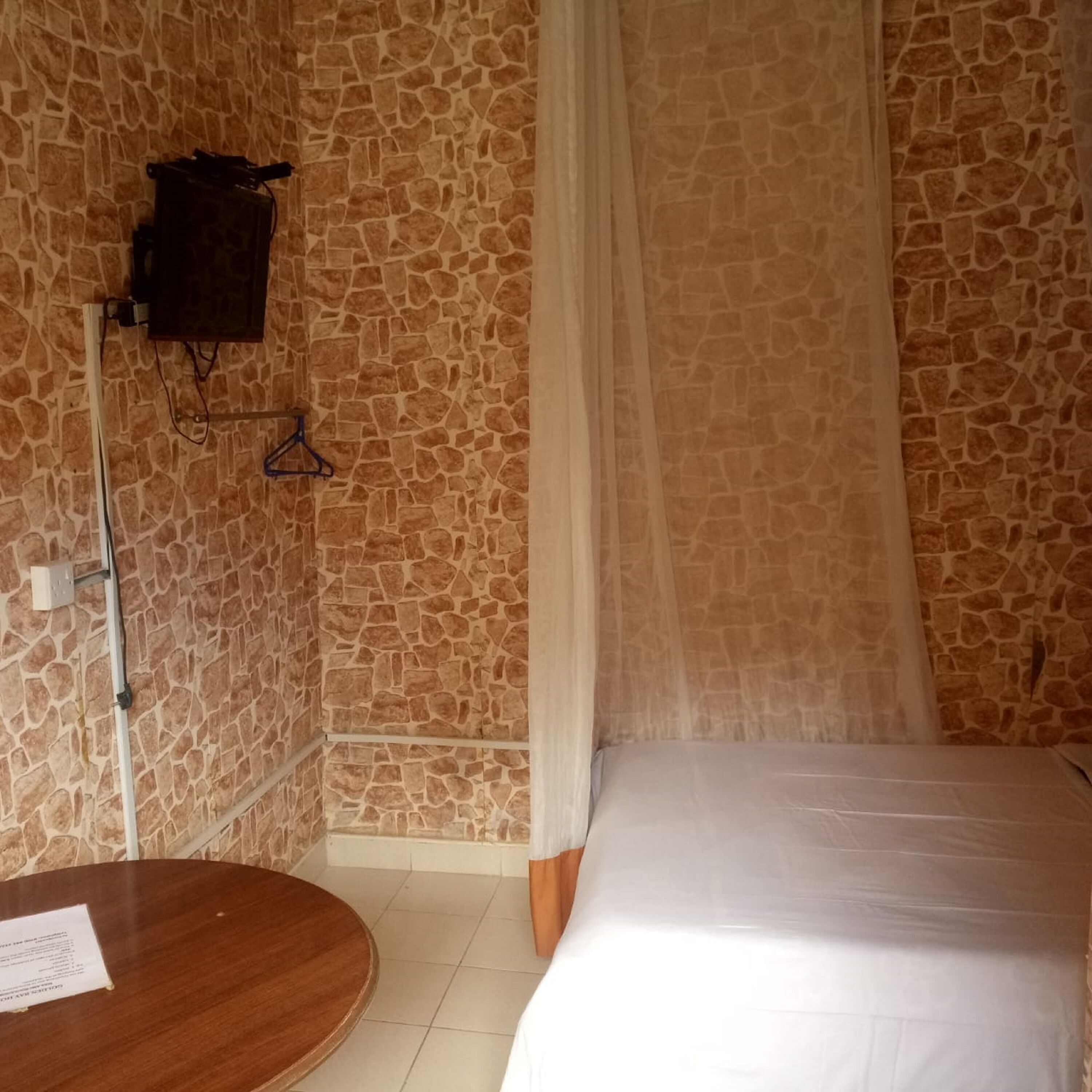 Desk, bed sheets