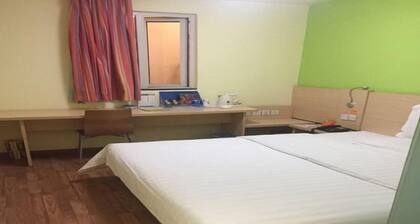 7 Days Inn Xian Dong Da Jie Jian Guo Road