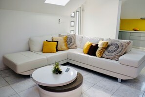 Apartment (Two Bedroom Apartment with Terrace A2) | Living room