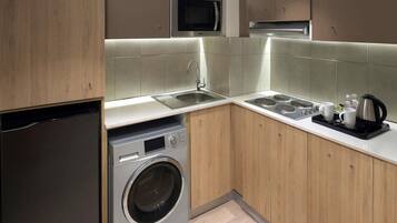 1 camera, minibar, una cassaforte in camera, una scrivania