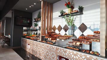 Daily continental breakfast (SAR 100.00 per person)