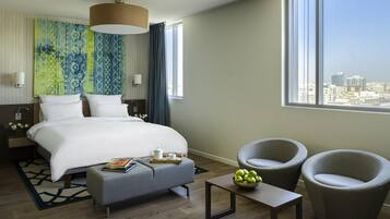 Studio Tiêu chuẩn, nhiều giường | Minibar, két bảo mật tại phòng, bàn