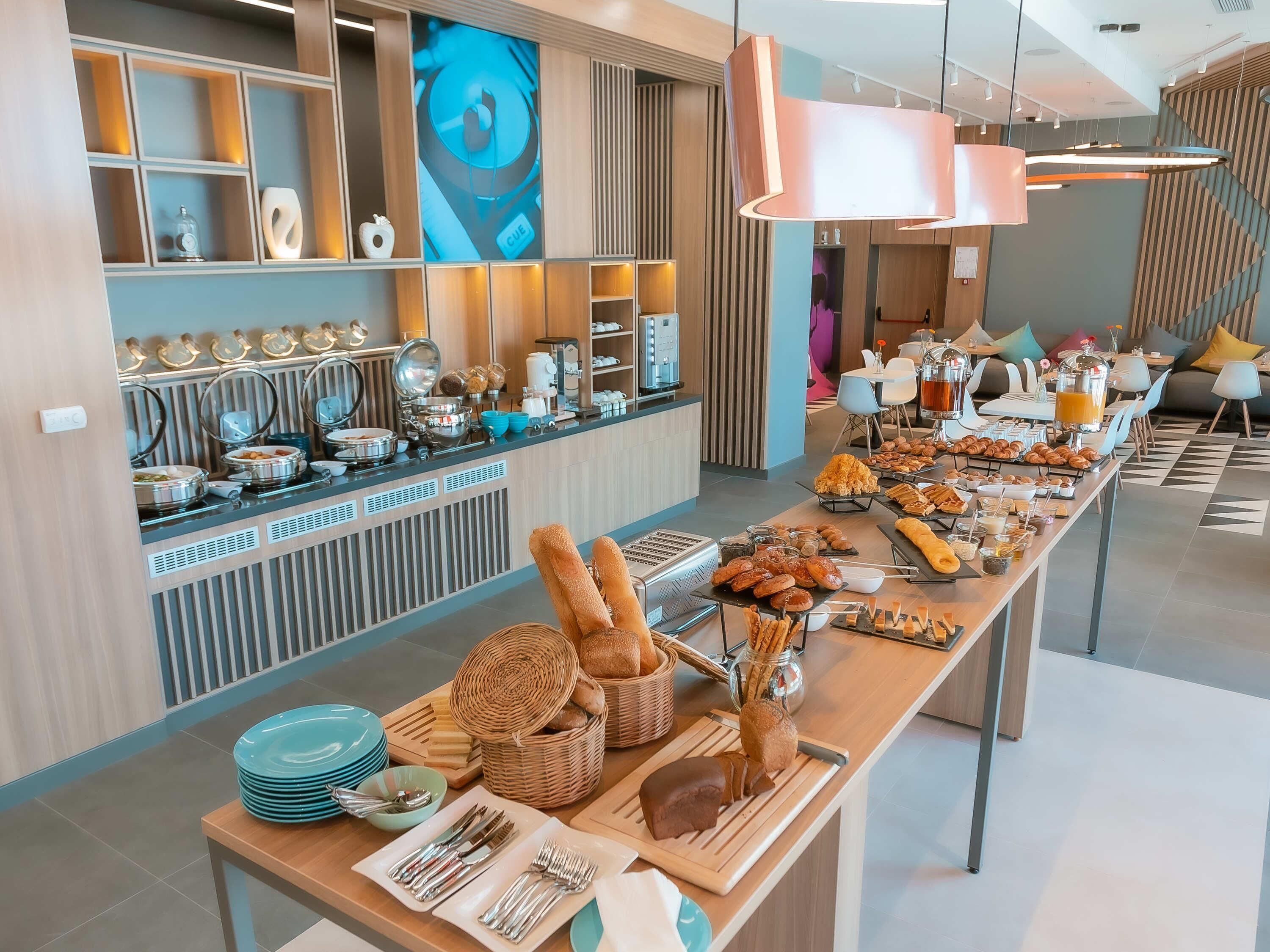 Daily buffet breakfast for a fee