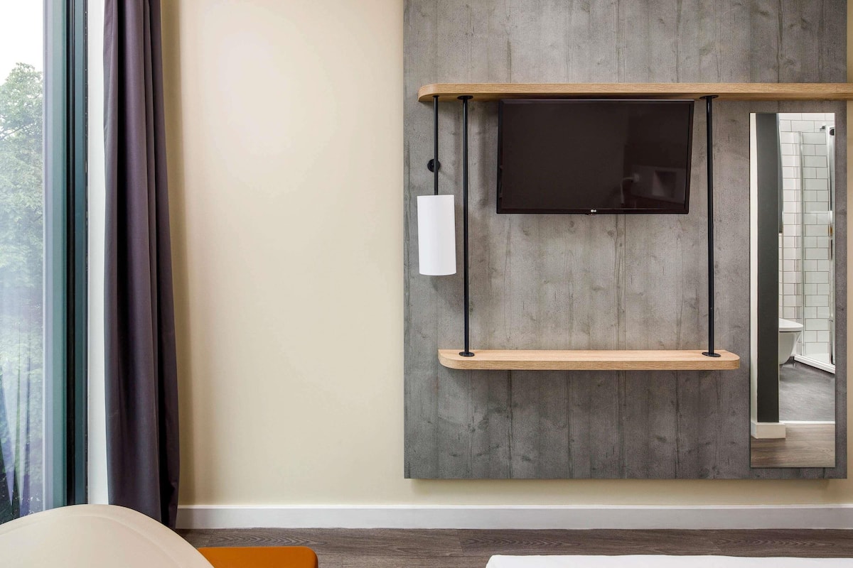 Double Room, 1 Double Bed | Desk, blackout drapes, free WiFi, bed sheets