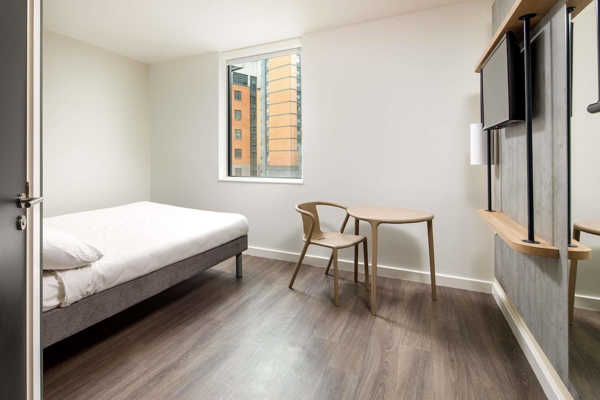 Basic Room, 1 Double Bed