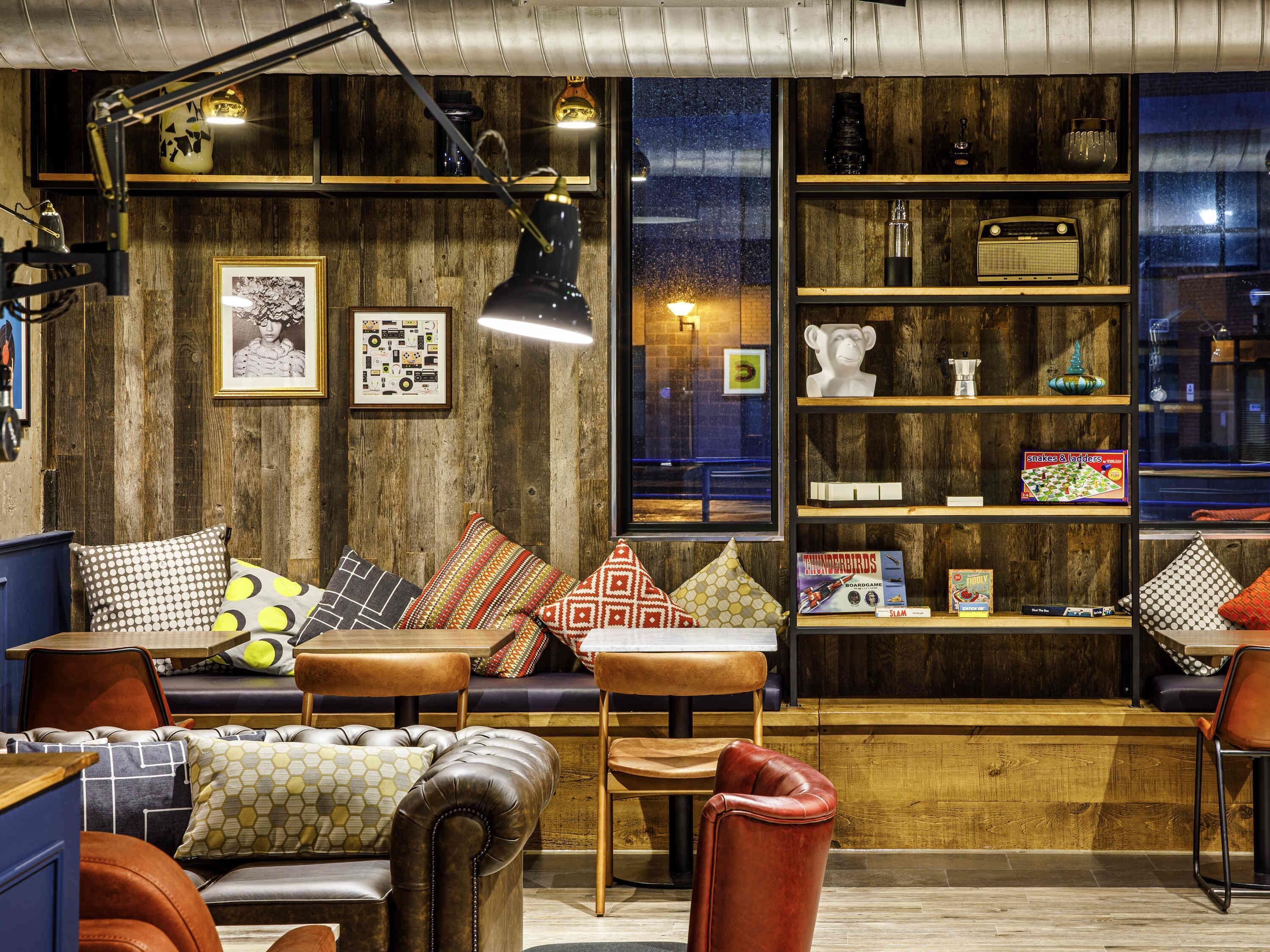 lunch and dinner served