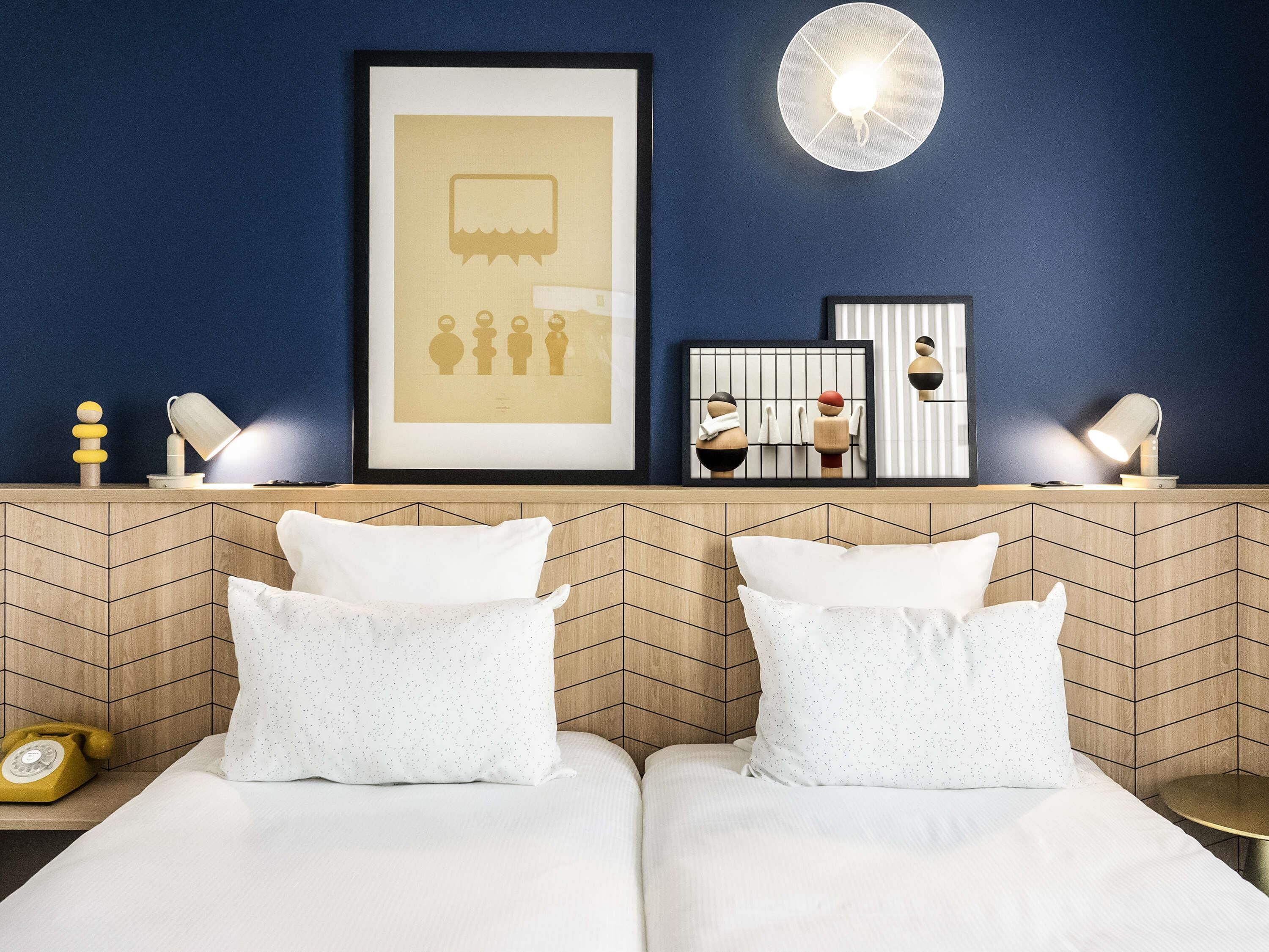 Habitación estándar, 2 camas individuales | Ropa de cama de alta calidad, minibar, caja fuerte y escritorio