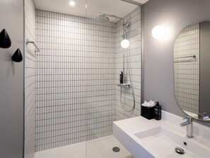 Premium bedding, minibar, in-room safe, desk - ibis Styles Paris Romainville (Romainville)