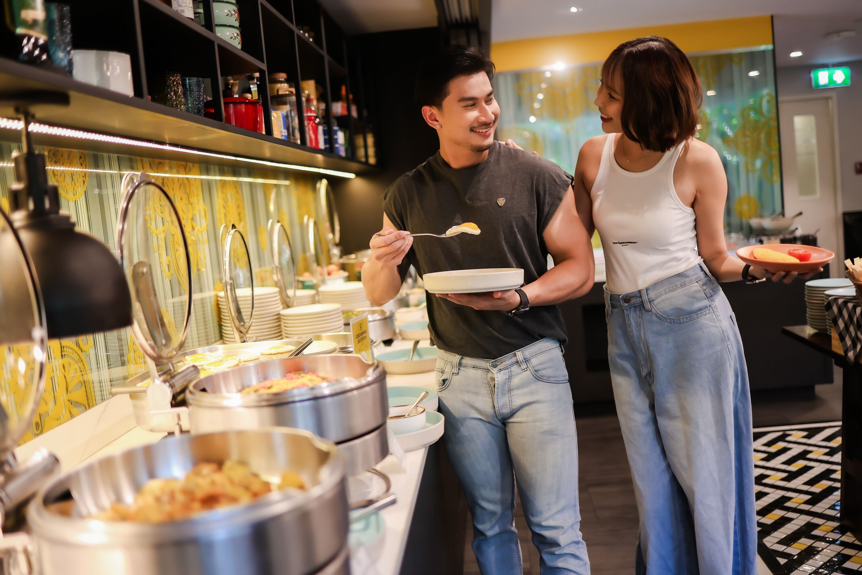 daily buffet breakfast (thb 250 per person)