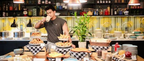 Colazione a buffet, servita tutte le mattine (250 THB a persona)
