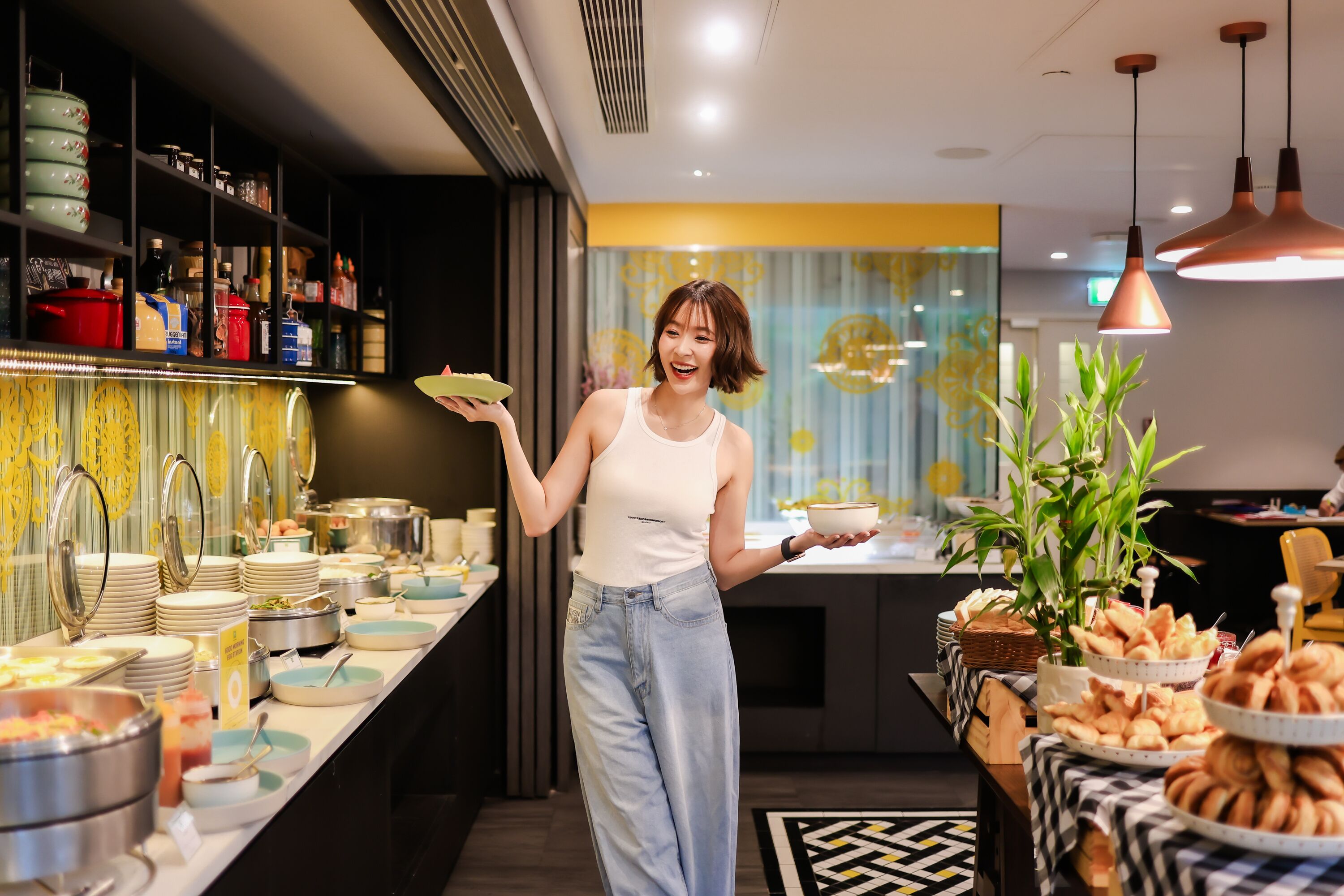 daily buffet breakfast (thb 250 per person)