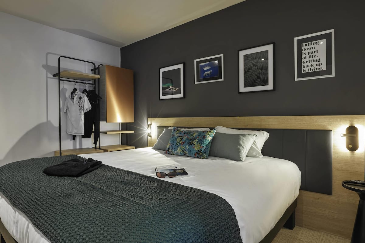 Apartment, 2 Bedrooms | 1 bedroom, premium bedding, pillowtop beds, desk