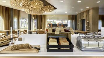 Daily buffet breakfast (EUR 14.50 per person)