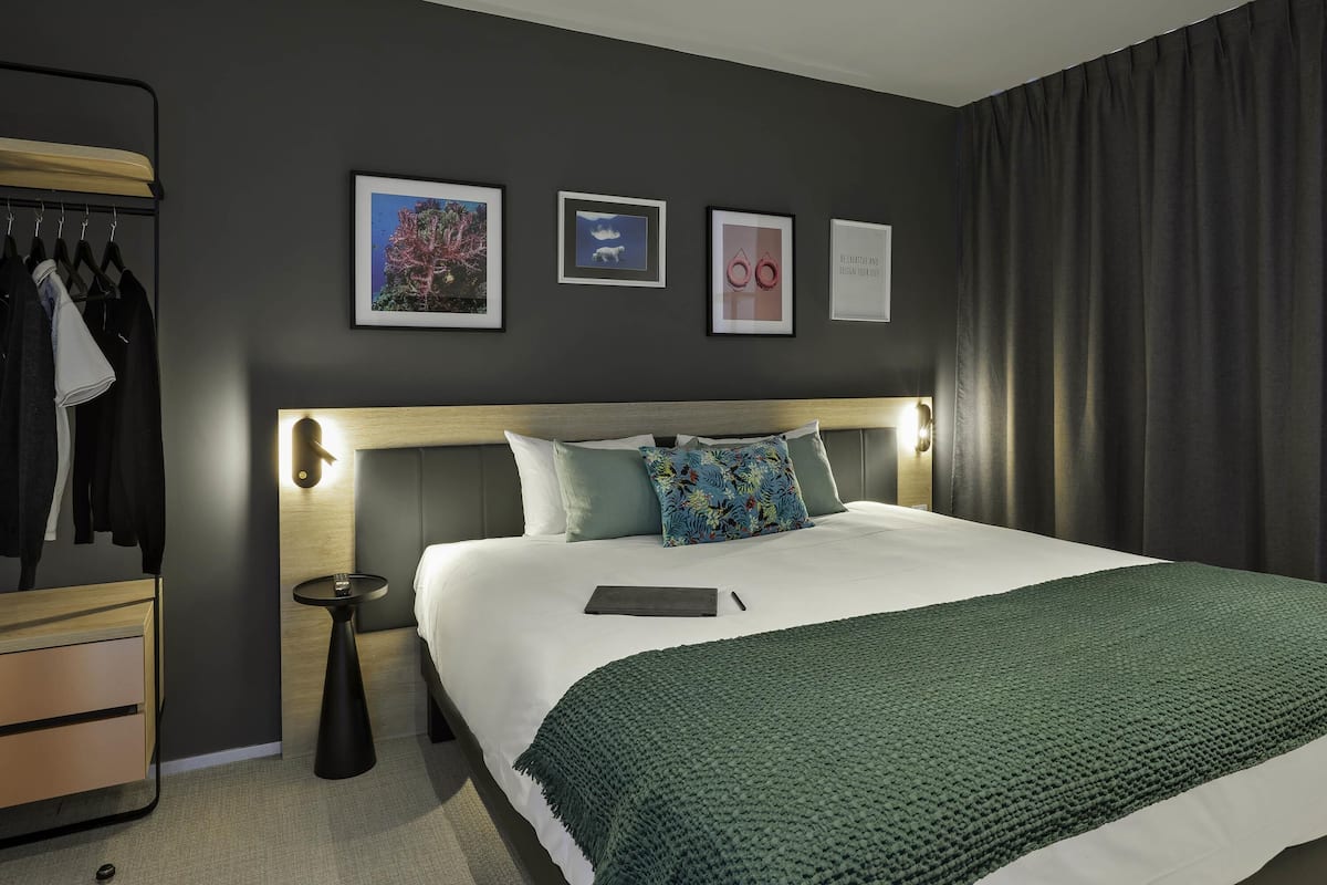 Apartment, 1 Bedroom | 1 bedroom, premium bedding, pillowtop beds, desk