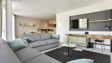 1 bedroom, premium bedding, pillow-top beds, desk