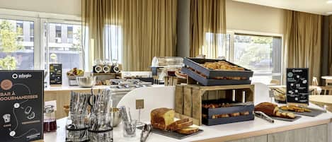 Daily buffet breakfast (EUR 14.50 per person)
