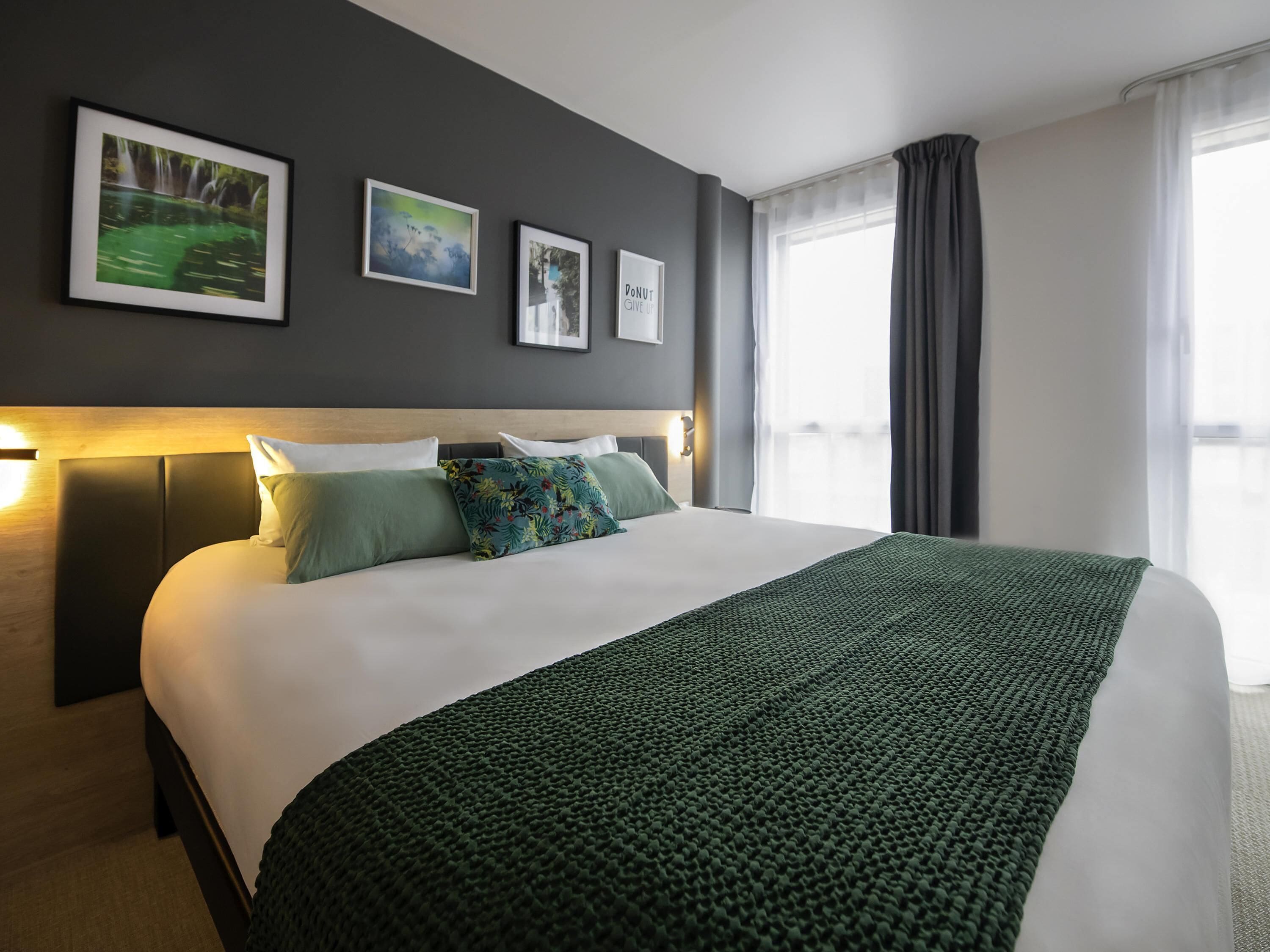 1 dormitorio y ropa de cama de alta calidad