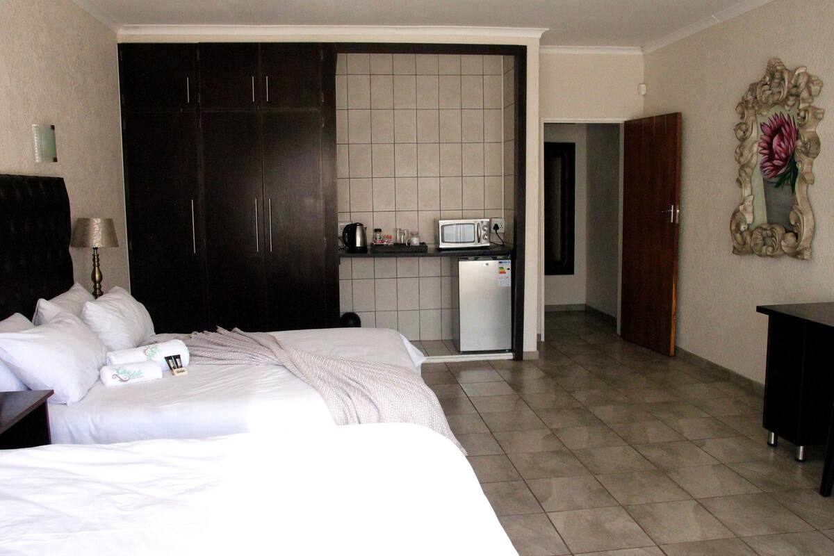 Habitación familiar (4 pax) | Escritorio, tabla de planchar con plancha y cunas gratuitas