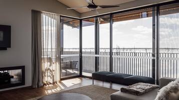 1 bedroom, minibar, in-room safe, desk