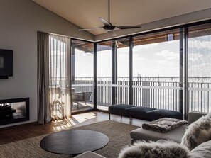 1 bedroom, minibar, in-room safe, desk