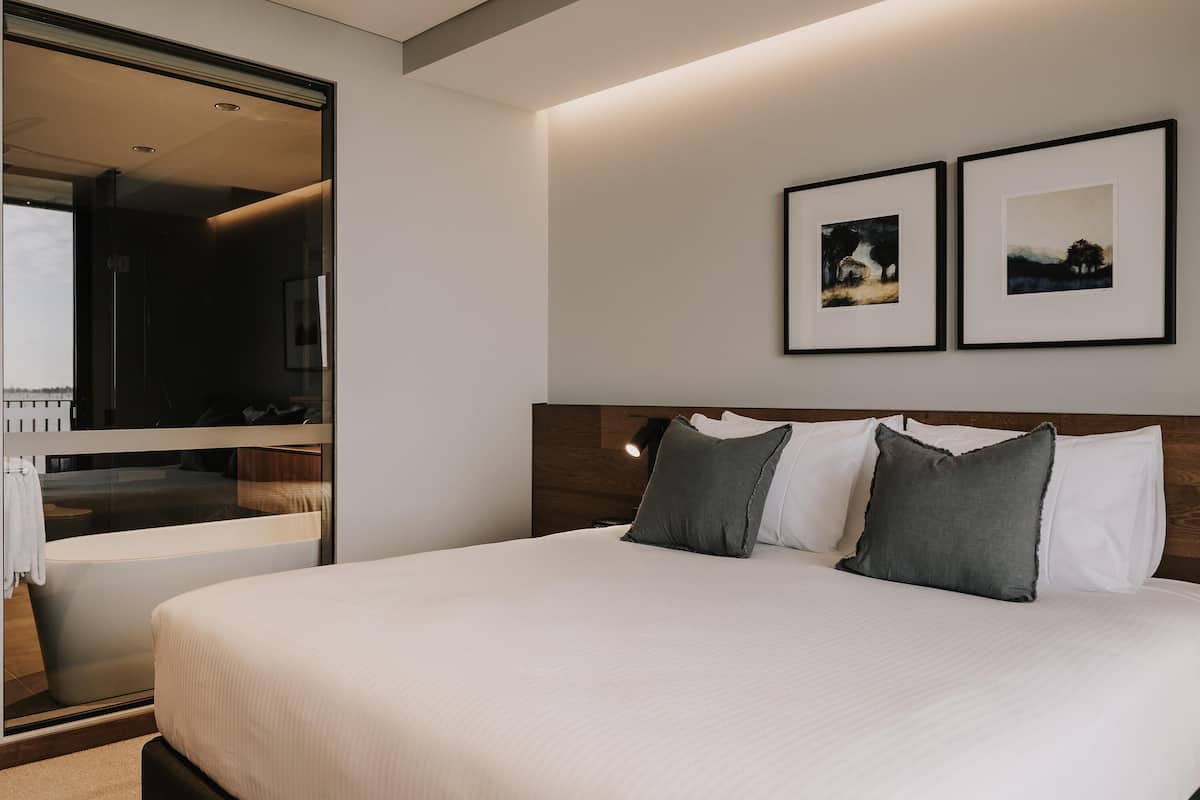 1 bedroom, minibar, in-room safe, desk