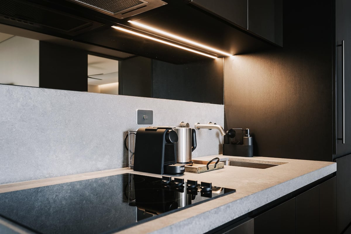1 chambre, minibar, coffres-forts dans les chambres, bureau