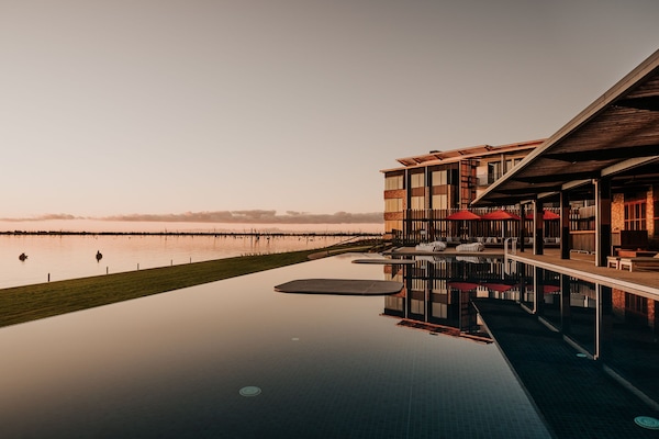 Außenpool, Liegestühle