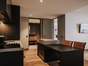 Minibar, in-room safe, desk, soundproofing - The Sebel Yarrawonga Silverwoods (Yarrawonga)