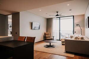 Apartamento, 1 habitación, vistas al lago (Lake Front) | Minibar, caja fuerte, escritorio y sistema de insonorización
