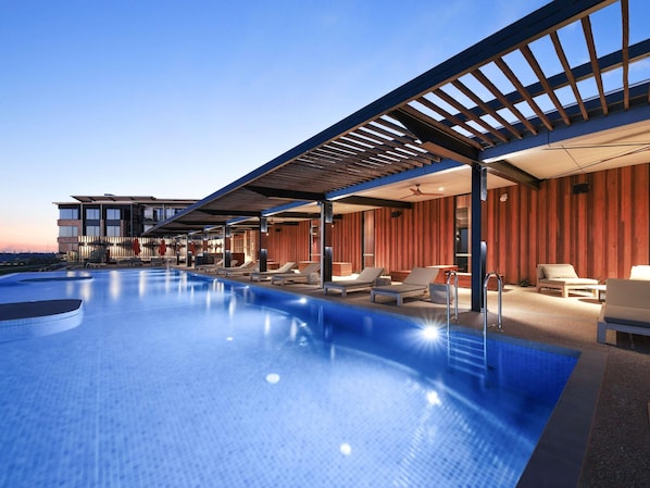 Outdoor pool, pool loungers