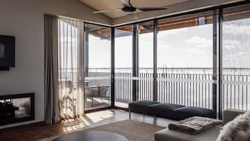 1 bedroom, minibar, in-room safe, desk