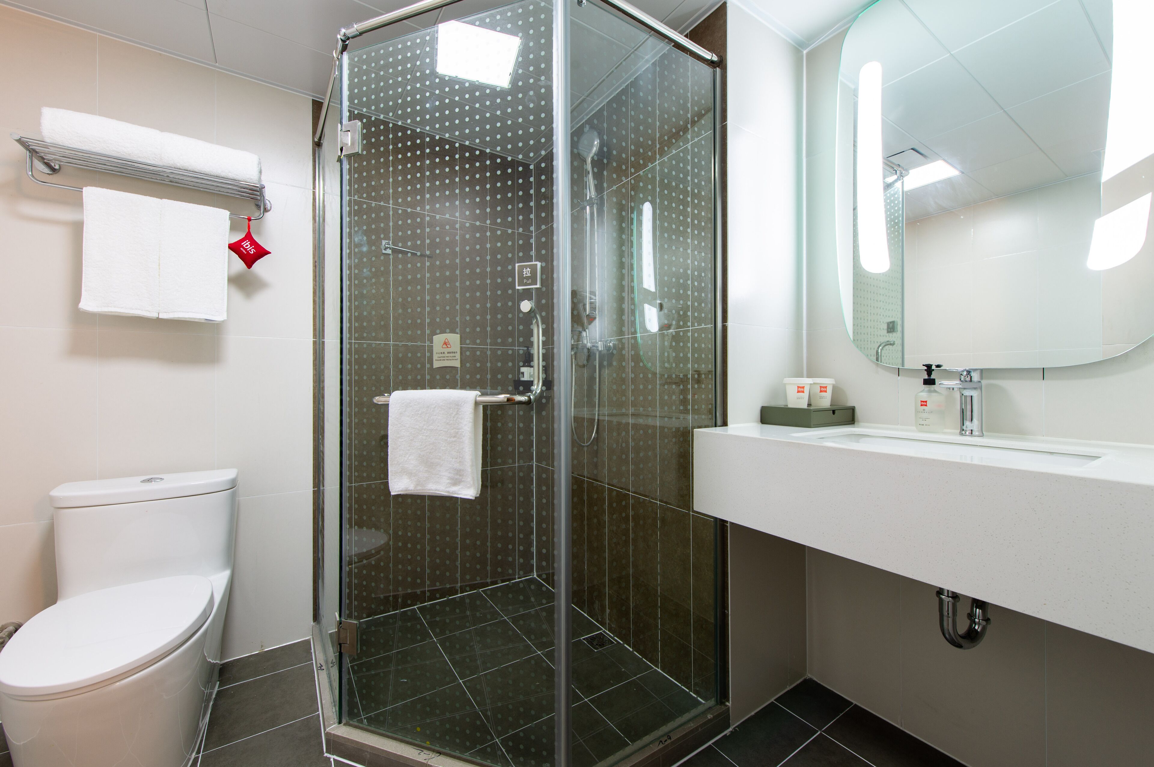 double room, 1 double bed | bathroom | free toiletries, hair dryer, towels