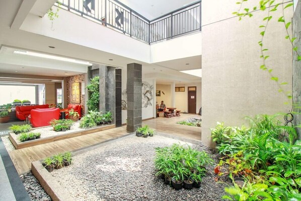 Lobby - Collection O Sweet Karina (Bandung)