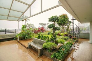 Property grounds - Collection O Sweet Karina (Bandung)