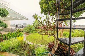 Property grounds - Collection O Sweet Karina (Bandung)