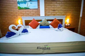 Room - Elephas Resort & Spa (Avudangawa)