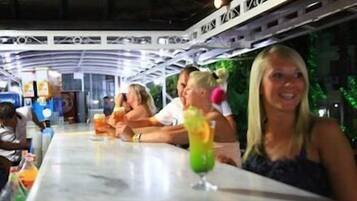 Bar (en la propiedad)