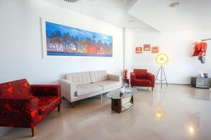 Living area - Barbara Piran Beach Hotel and Spa (Piran)